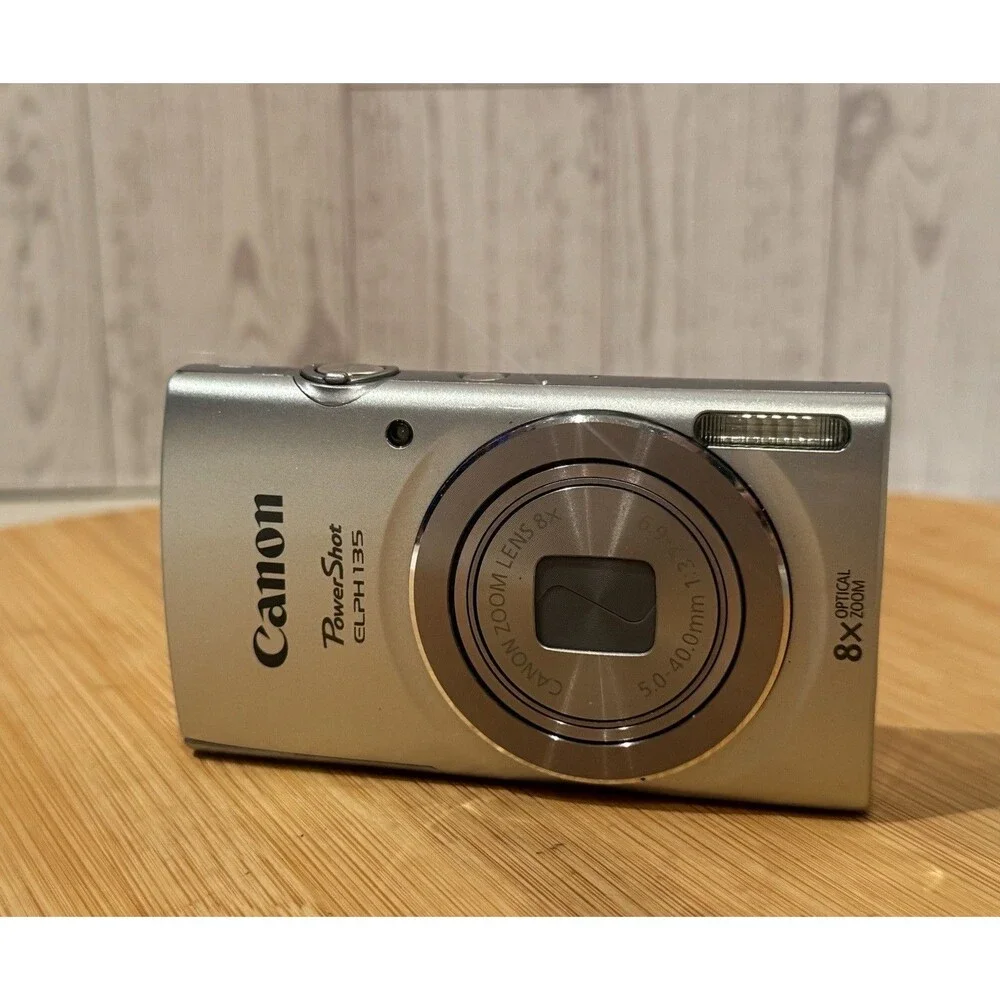 Canon PowerShot ELPH 135 16MP Digital Camera Silver Battery, Charger Etc. Clean
